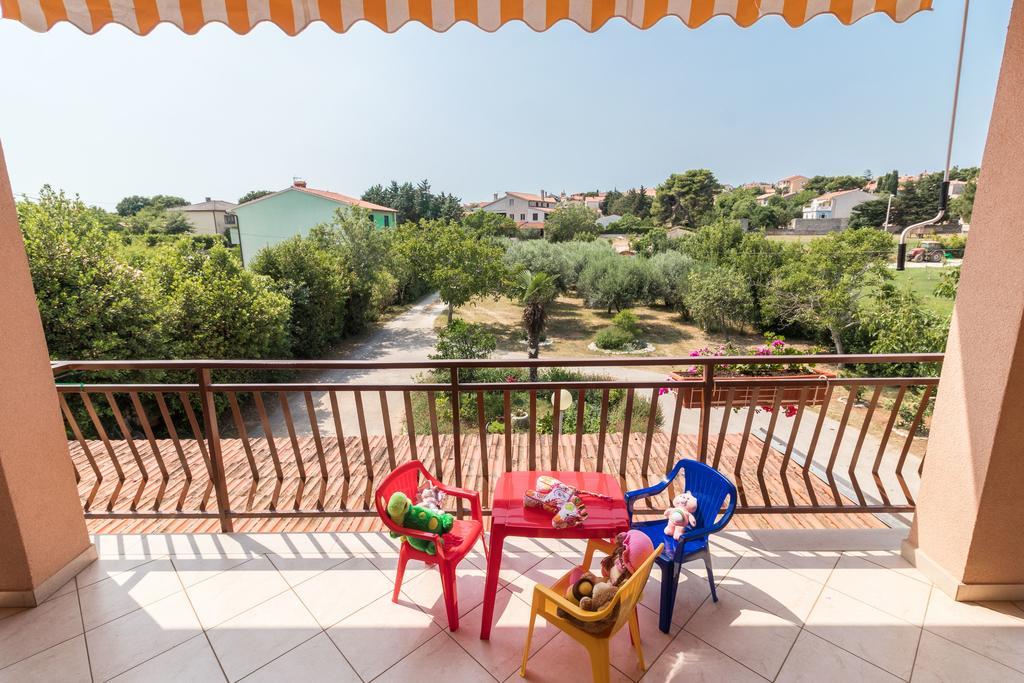 Apartment Taja Ližnjan Exteriér fotografie
