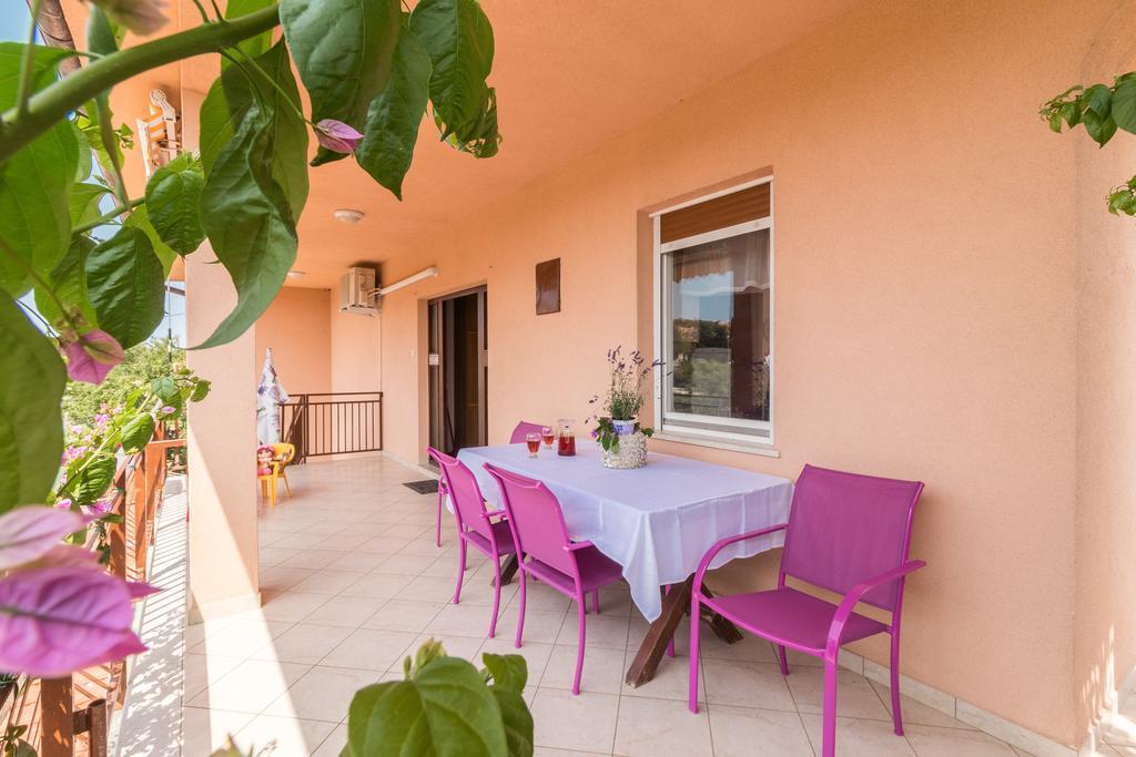 Apartment Taja Ližnjan Exteriér fotografie