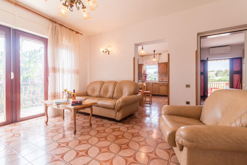 Apartment Taja Ližnjan Exteriér fotografie