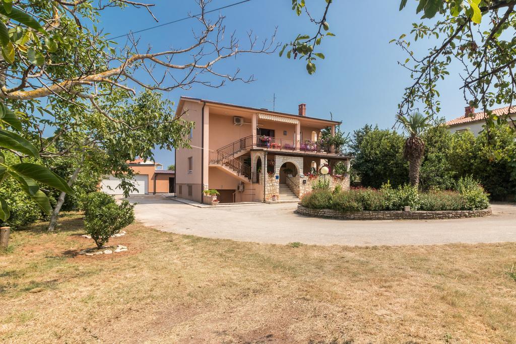 Apartment Taja Ližnjan Exteriér fotografie