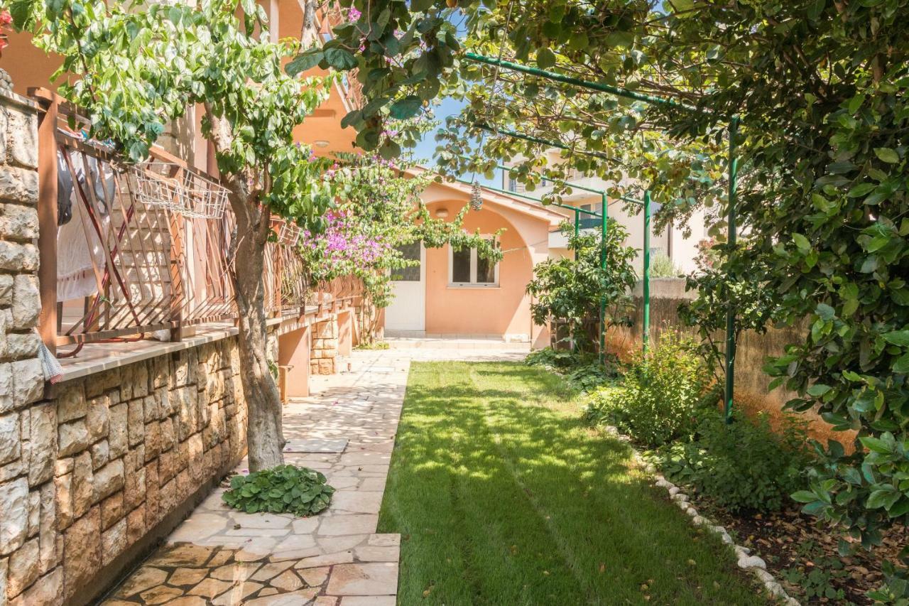 Apartment Taja Ližnjan Exteriér fotografie