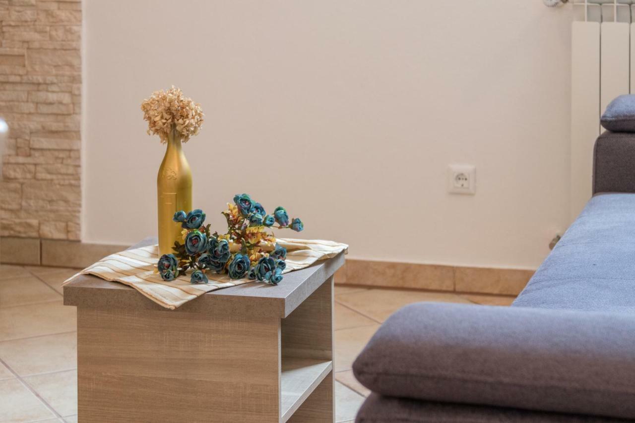 Apartment Taja Ližnjan Exteriér fotografie