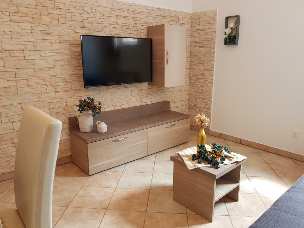 Apartment Taja Ližnjan Exteriér fotografie
