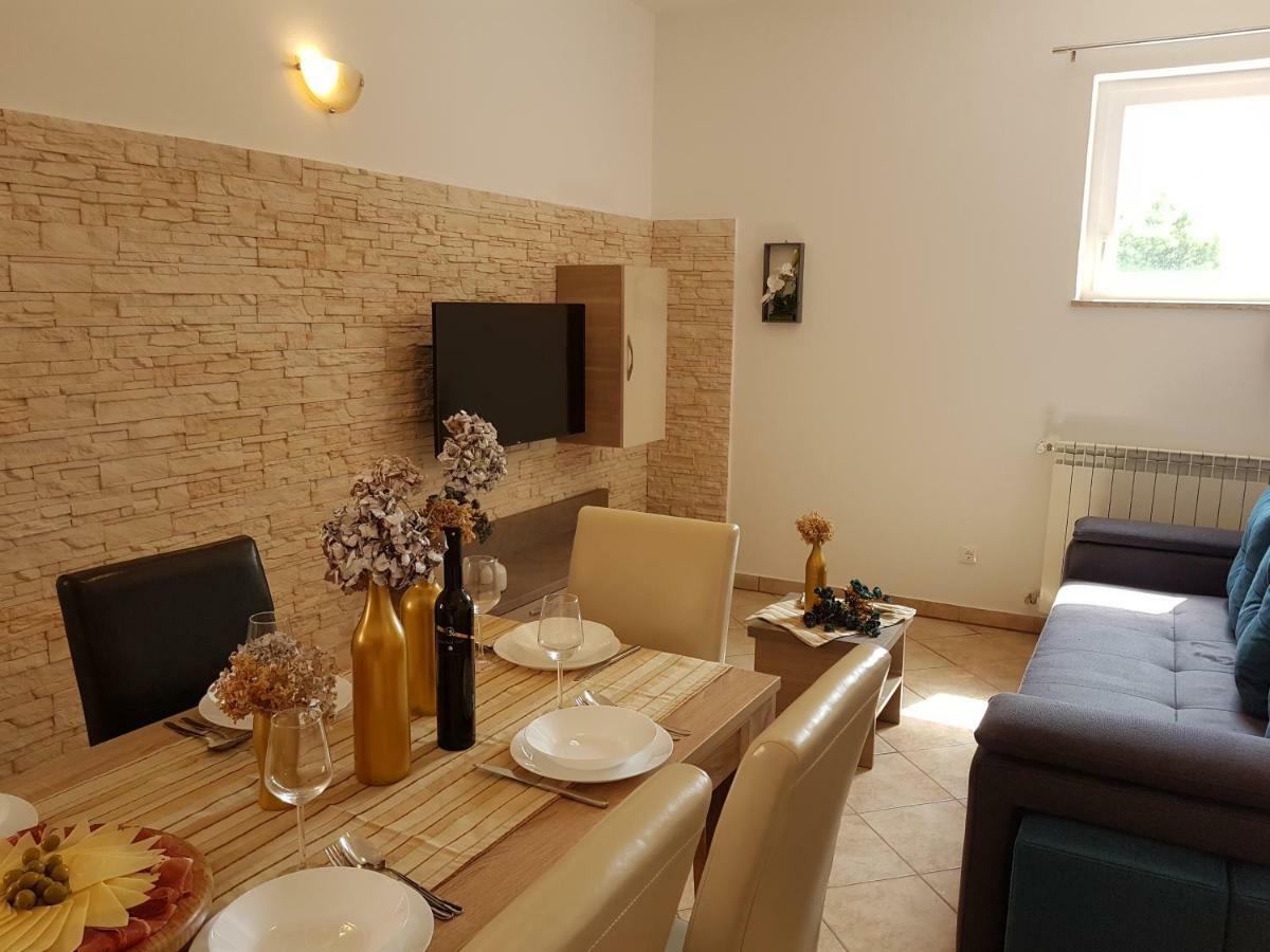 Apartment Taja Ližnjan Exteriér fotografie